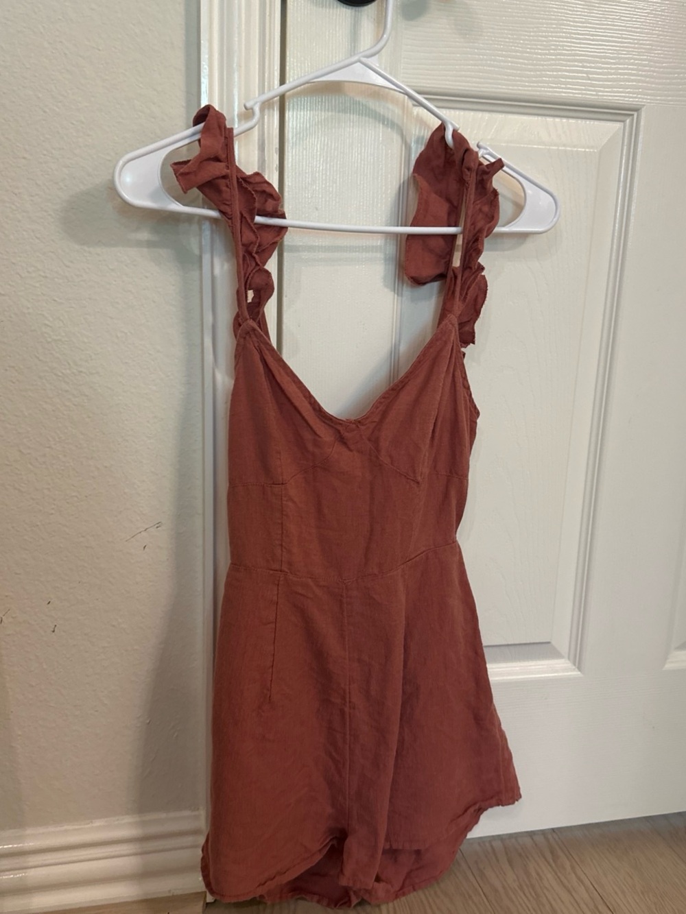 Women's mauve / rust UO Ruffle-Strap Romper